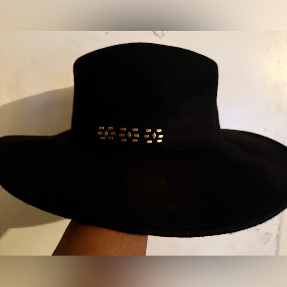 Elegant Black Wide-Brim Hat with Gold Accents